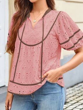 Women’s Eyelet Puff Sleeve Top in Dusty Pink